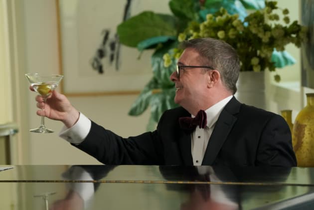 Pepper Toasts Phil - Modern Family Season 10 Episode 14