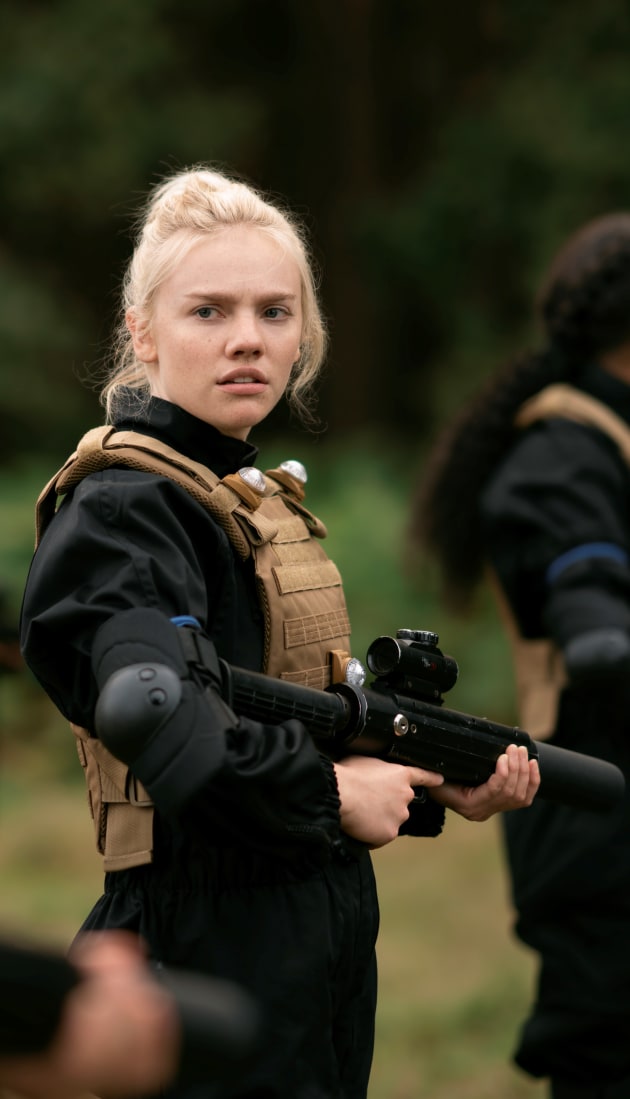 Set to Play - Hanna Season 2 Episode 5