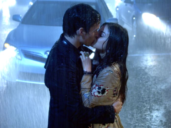 17 Romantic TV Kisses in the Rain - TV Fanatic