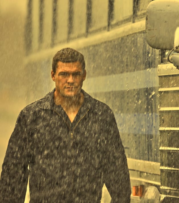 A Drifter in Town -tall -Reacher