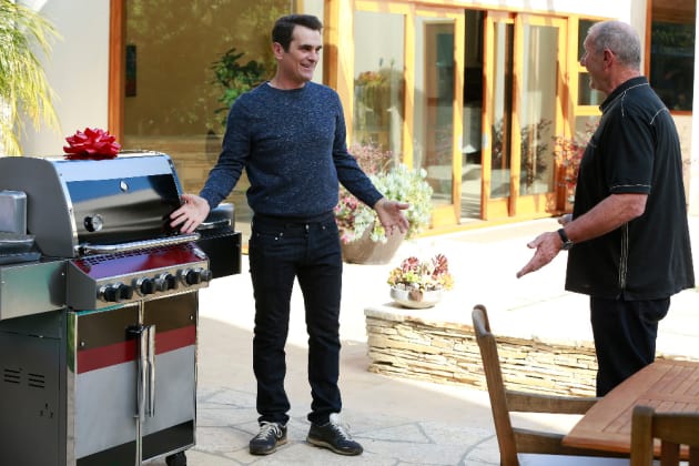 A Shiny New Grill - Modern Family Season 6 Episode 19