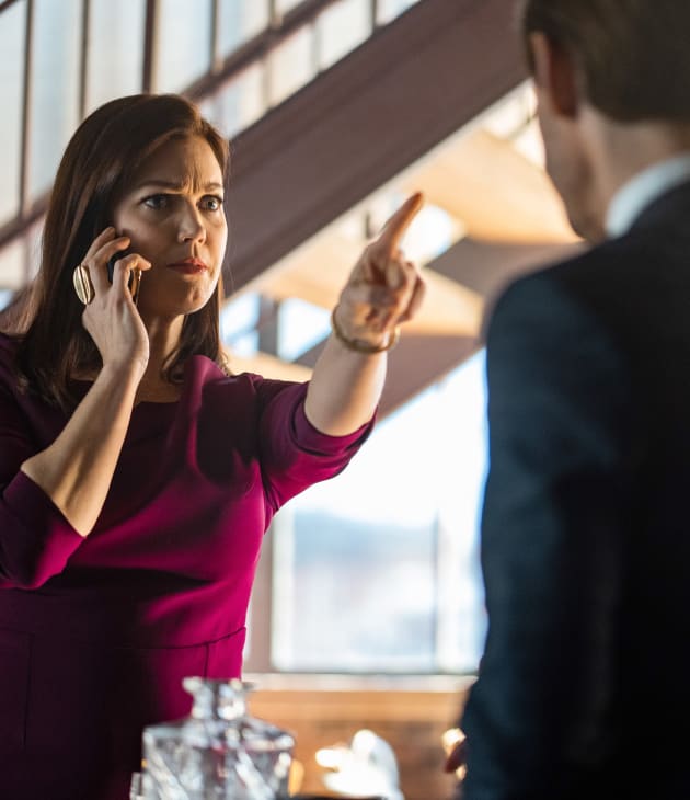 Jessica Makes a Call - Tall - Prodigal Son Season 1 Episode 16