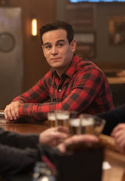 Gallo at Molly's - Chicago Fire Season 9 Episode 11
