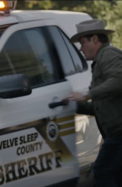 Taking Command of a Sheriff's Vehicle - Joe Pickett
