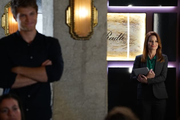Smiling For Me - Pretty Little Liars Season 6 Episode 14
