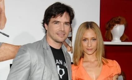 Matthew Settle, Wife Expecting First Child!