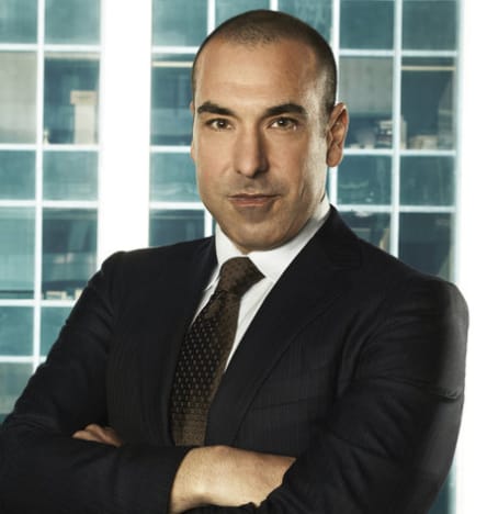 Losing Towels and Going Topless with Suits Star Rick Hoffman - TV Fanatic