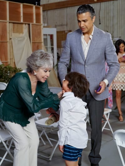 Jane The Virgin Season 5 Episode 19 Review Chapter One Hundred Tv Fanatic