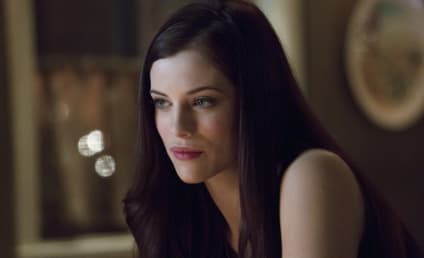 Arrow Interview: Jessica De Gouw Teases Introduction of the Huntress