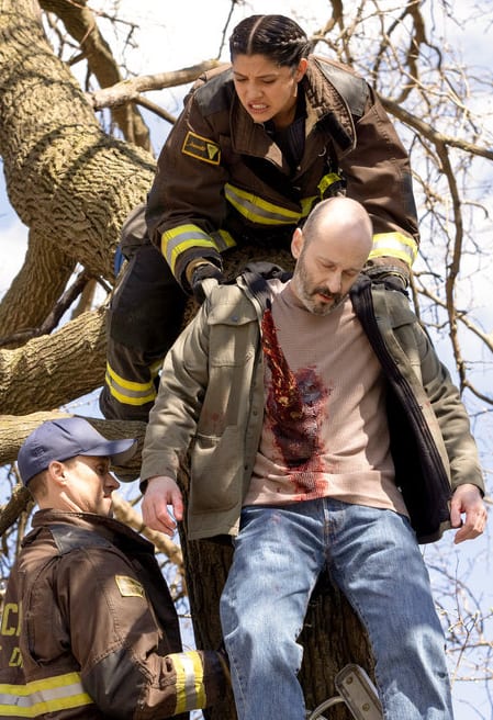 Casey and Kidd help - Chicago Fire Season 9 Episode 13