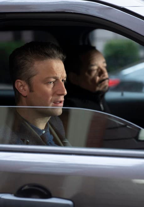 On a Stakeout - Law & Order: SVU Season 20 Episode 12