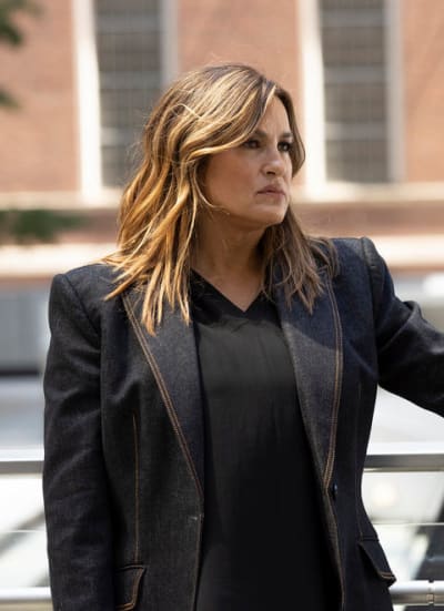 Benson Supports Stabler - Law & Order: Organized Crime Season 1 Episode 7