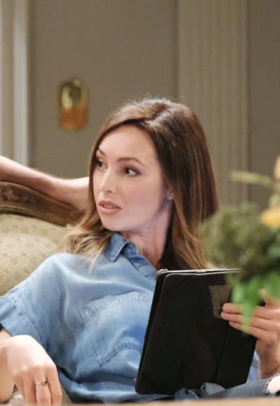 Gwen On The Hot Seat Again / Tall - Days of Our Lives