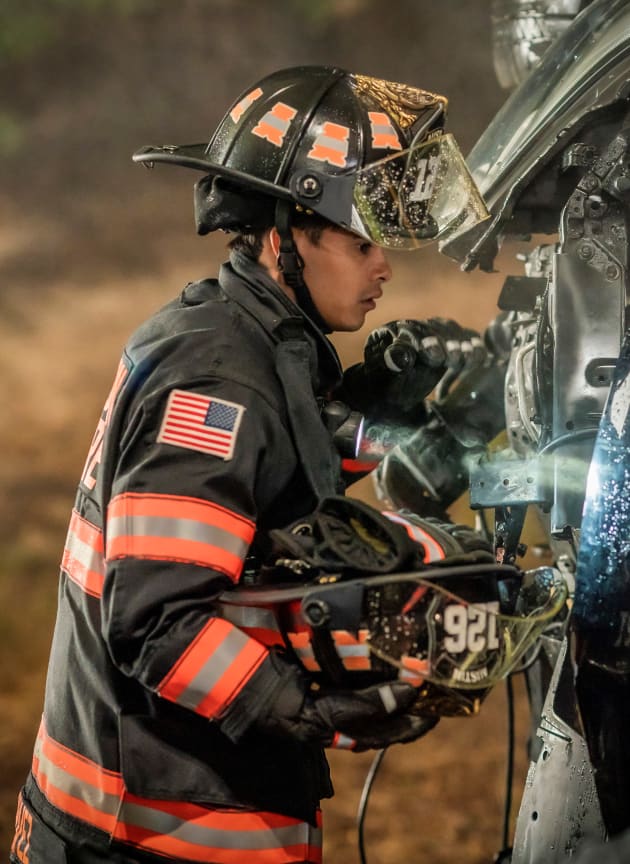 Mateo Takes a Look - 9-1-1: Lone Star Season 1 Episode 1