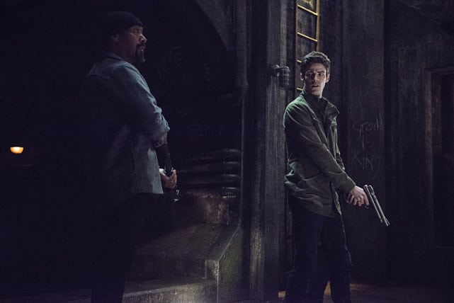 Barry's Gotta Gun - The Flash Season 1 Episode 21