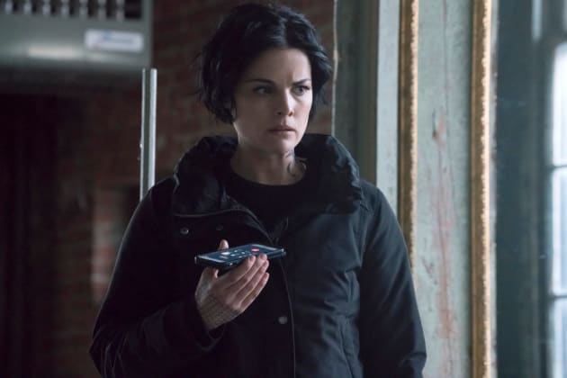 Jane On The Phone - Blindspot Season 2 Episode 15