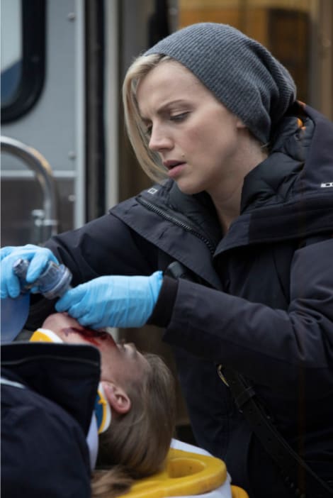 Brett paramedic - Chicago Fire Season 8 Episode 10