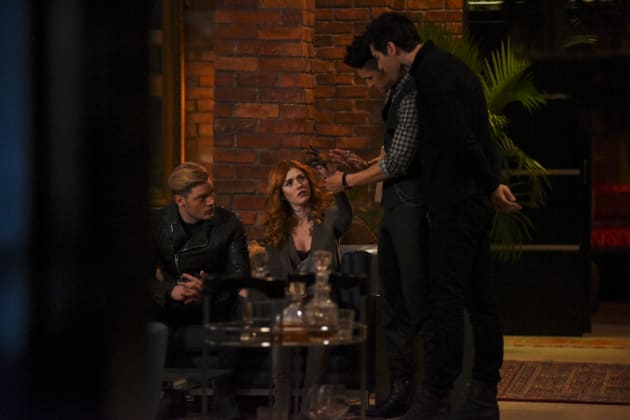 Mysterious Mark - Shadowhunters Season 2 Episode 9