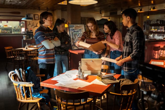 Drew Crew - Nancy Drew Season 2 Episode 10