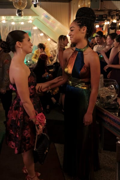 Kat and Jane at Prom - The Bold Type Season 3 Episode 2