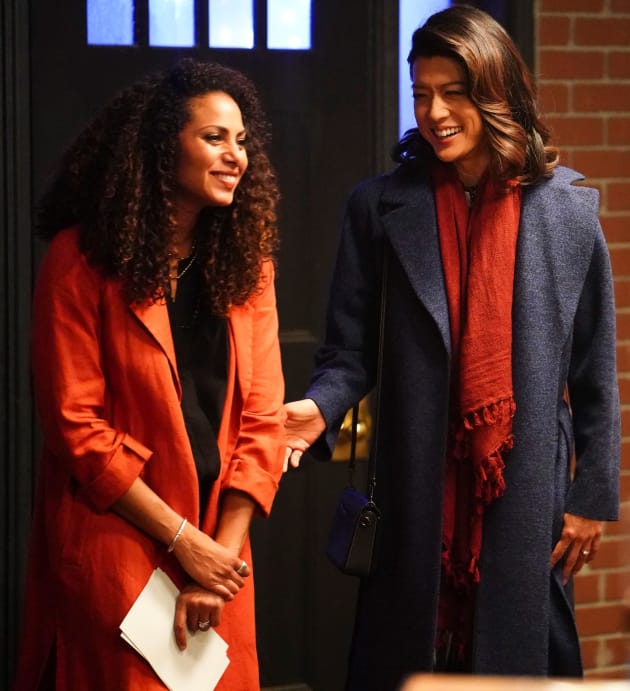 Giggly Girlfriends- Tall - A Million Little Things Season 1 Episode 8