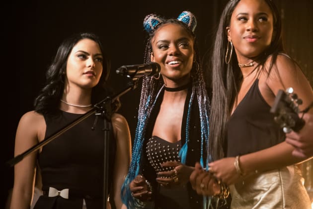 On The Prowl - Riverdale Season 1 Episode 13
