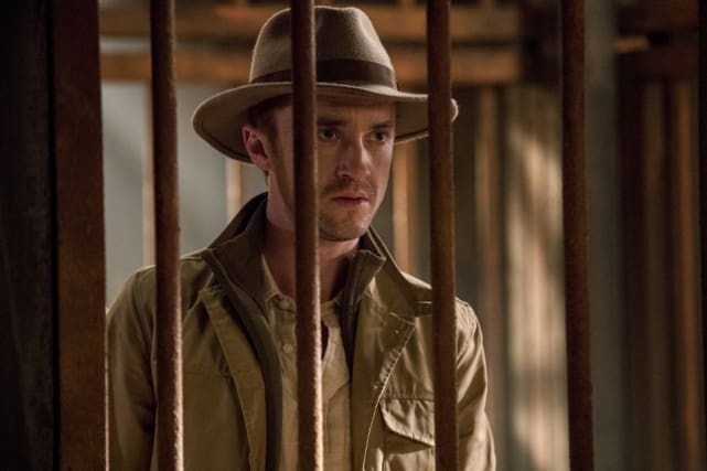 Tourist Trap - The Flash Season 3 Episode 13