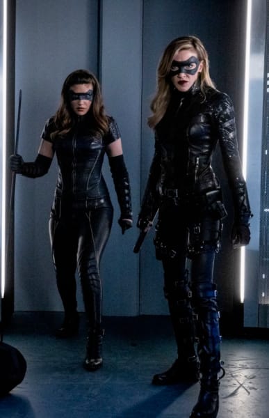 Two Canaries - Arrow Season 7 Episode 22
