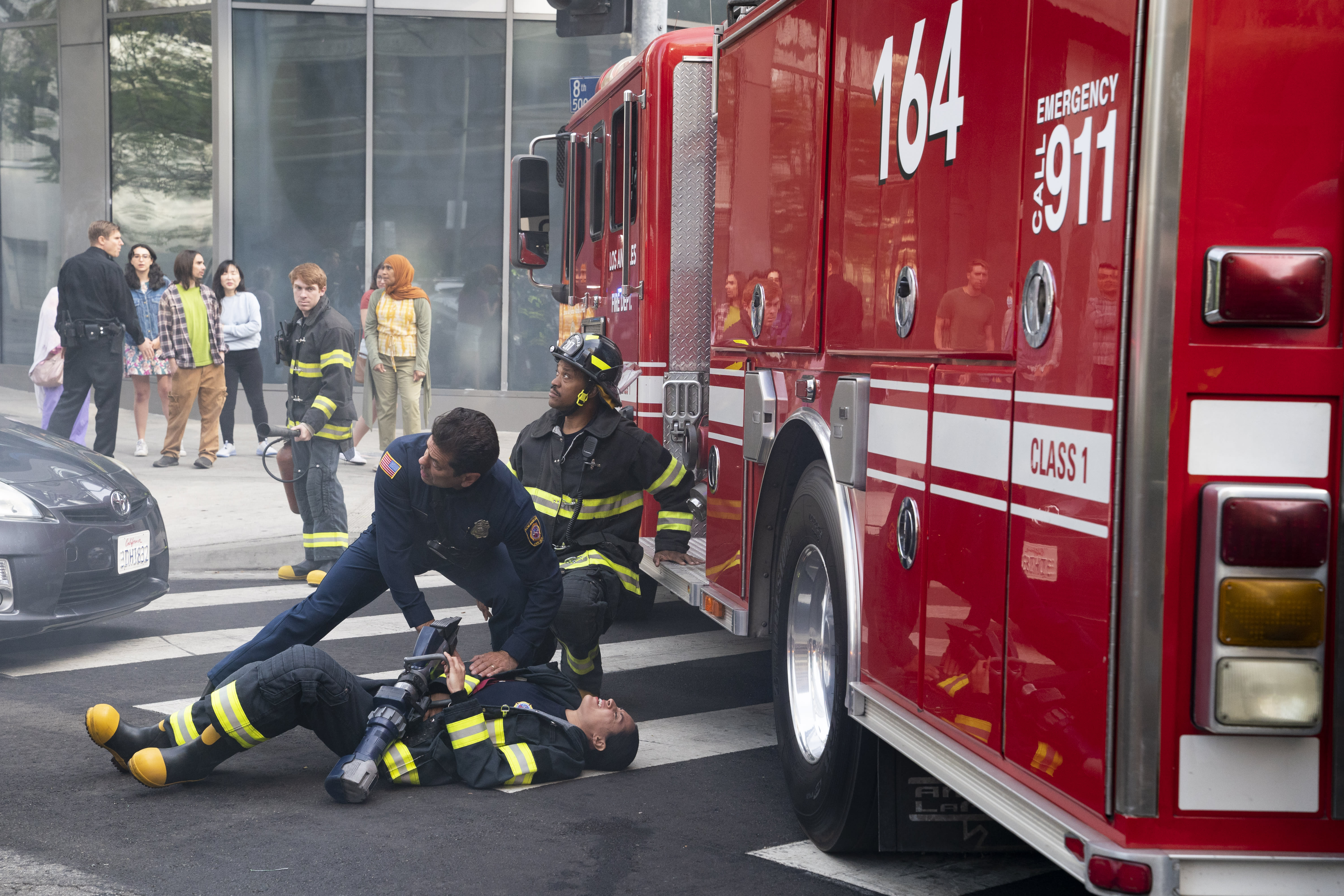 9 1 1 Season 4 Episode 9 Aftermath - 9-1-1 Season 4 Episode 14 - TV Fanatic