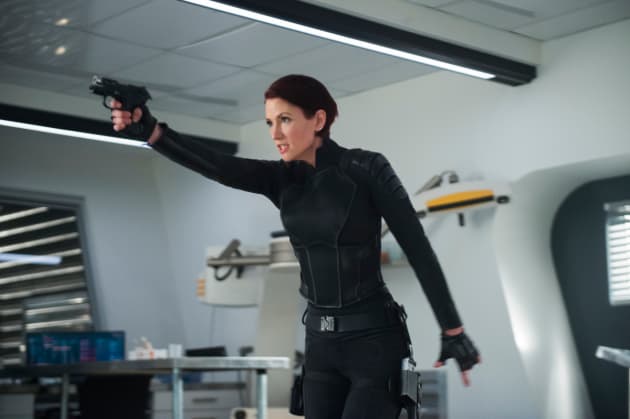 Non-Lethal Gun? - Supergirl Season 3 Episode 22