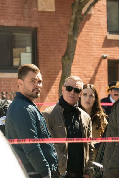 All Hands on Deck - Chicago PD Season 8 Episode 13