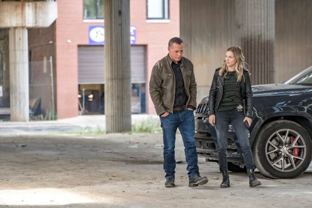 Let's Go For a Walk - Chicago PD Season 5 Episode 6