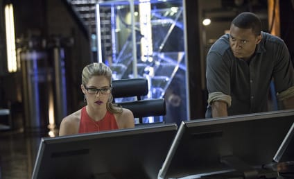 Arrow Preview Pics: A Whole Lotta Olicity