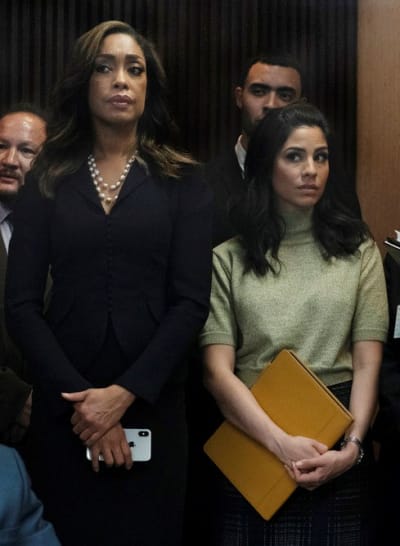 Las Reinas - Tall - Pearson Season 1 Episode 4
