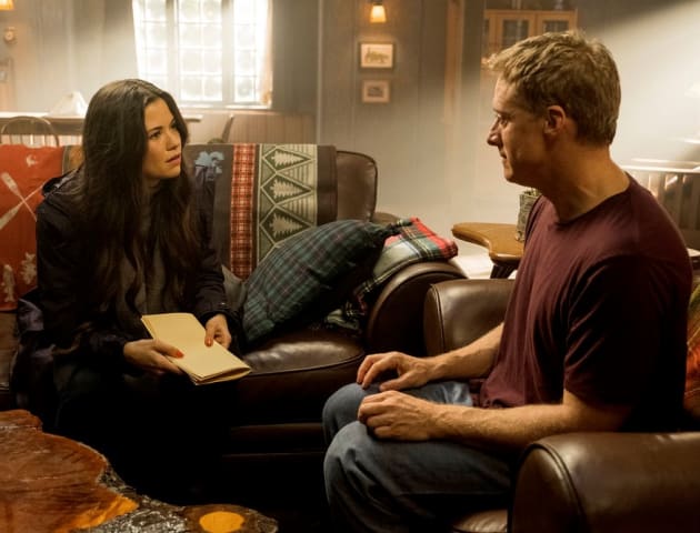 Kate Has Questions - Resident Alien Season 1 Episode 1