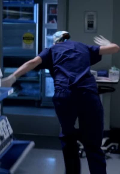 Addison Runs Out of OR - Grey's Anatomy Season 3 Episode 14