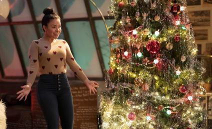 Good Trouble Review: A Coterie Christmas Extravaganza! 