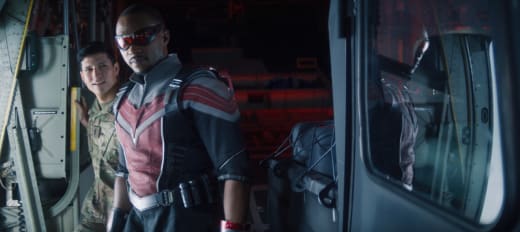 La lucha contra los destructores de banderas - El halcón y el soldado de invierno Temporada 1 Episodio 2