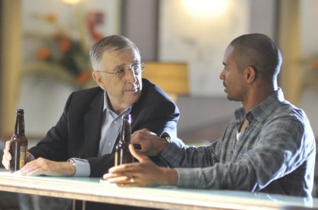Brent Musburger on Happy Endings