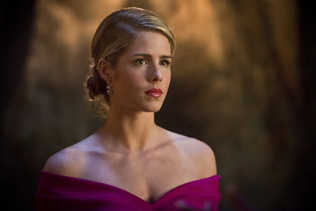Pretty in pink - Arrow Season 4 Episode 20