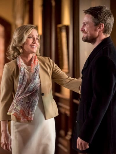 Oliver and Moira - Arrow Season 8 Episode 1