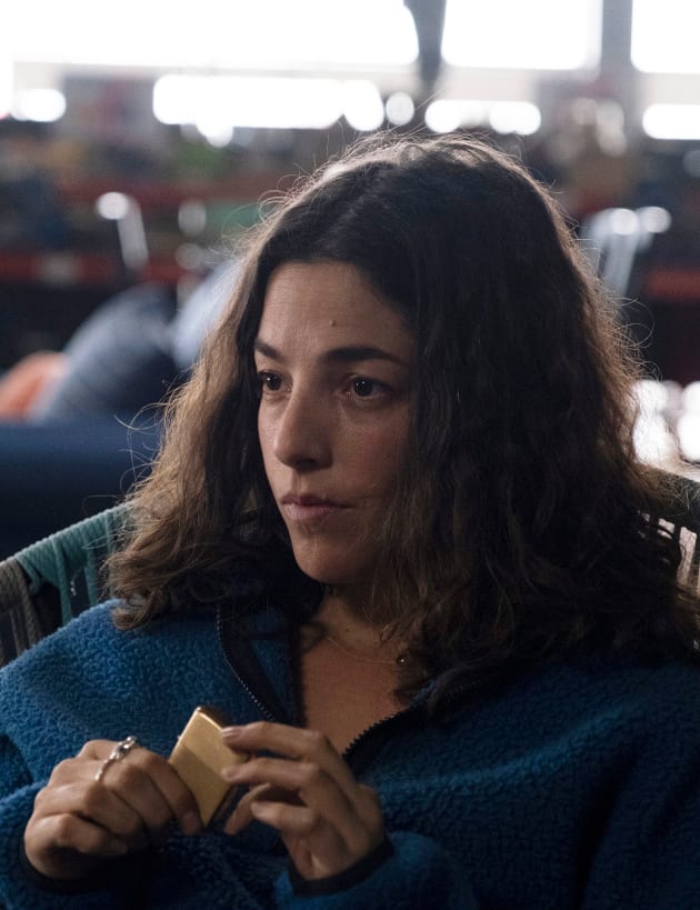 Hero in Contemplation - Y: The Last Man Season 1 Episode 6