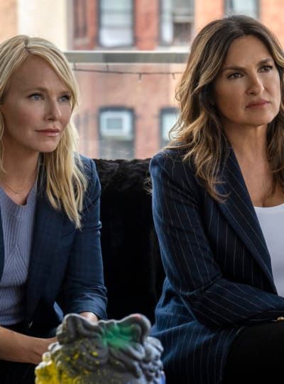 Benson Supports Rollins - Law & Order: SVU Season 24 Episode 3