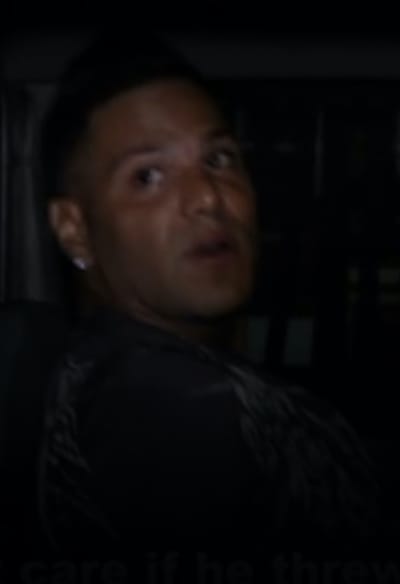 Ronnie in back of cop car - Jersey Shore