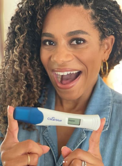 Kelly McCreary Pregnant Picture