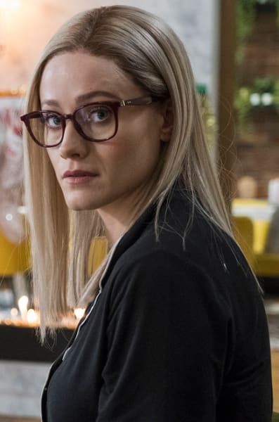 Alice chair - The Magicians Season 5 Episode 13