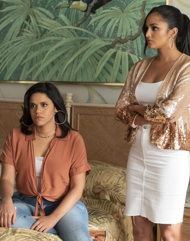 Somebody's in Trouble - Grand Hotel Season 1 Episode 10