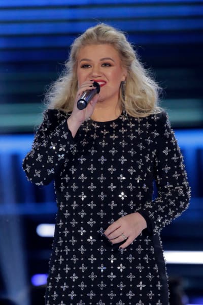 Kelly Clarkson Hosts BBMAs