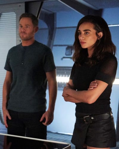 A Traitor Among Them -- Tall - Killjoys Season 5 Episode 3