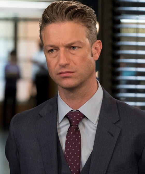 Carisi Visits the Squad Room - Law & Order: SVU Season 21 Episode 3